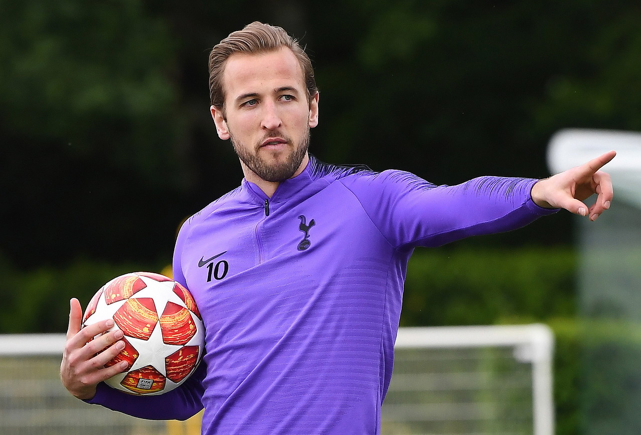 它牵动着球 它牵动着球