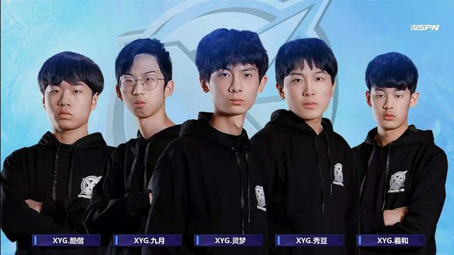 在俱乐部跨 在俱乐部跨